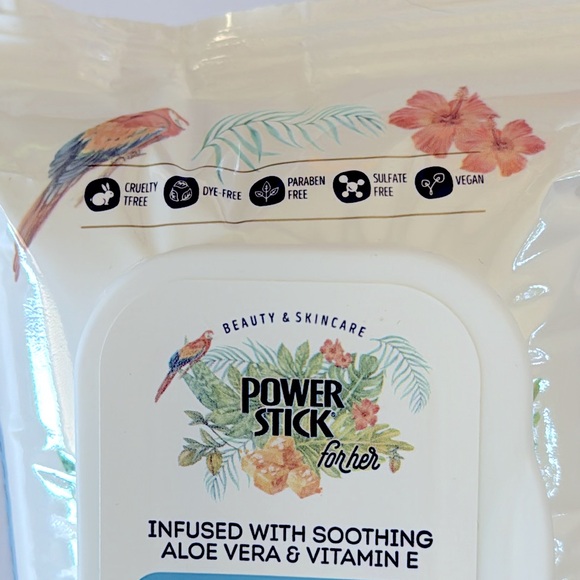 Infused with Aloe Vera Brazilian Mist Wipes notes of Pistachio & Salted Caramel - Picture 3 of 6